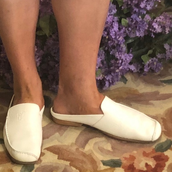 VERSACE CLASSIC MULES FROM ITALY - Picture 3 of 6